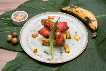 TACACHO Y CECINA plato tradicional de la selva peruana.
