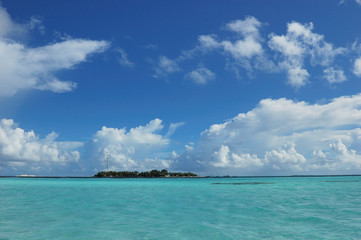 Fototapeta na wymiar Clouds drifting in the skies of the Maldives
