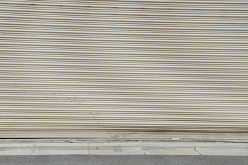 古いシャッター扉