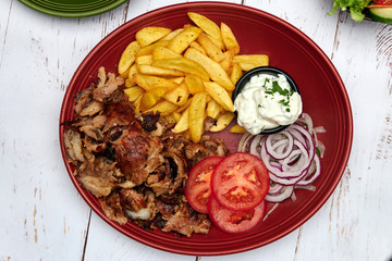 Gyros Döner Teller mit Pommes