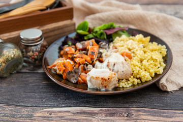 chicken peas, carrots, mushrooms and sauce