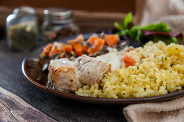 chicken peas, carrots, mushrooms and sauce