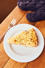 Streuselkuchen Tisch Backhandschuh