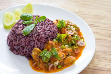 Salad mackerel in tomato sauce with cooked jasmine rice