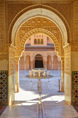 Famous courtyard in the Alhambra with lion court. (Granada, Spain) - obrazy, fototapety, plakaty