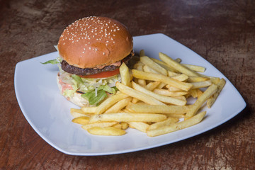 fast, meat, grilled, unhealthy, sandwich, lettuce, meal, bbq, food, burger, tasty, american, beef, cheeseburger, hamburger, snack, steak, barbecue, gourmet, onion, homemade, tomato, bun, wooden, chees