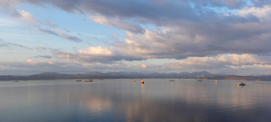 Obraz na płótnie Canvas Panorama of Avacha Bay with ships on the horizon.