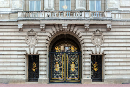 Buckingham Palace, Decorative Metal Golden Gate To The Courtyard