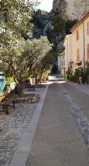 rue de Moustier