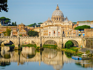 Fototapeta na wymiar St. Peter Basilica in Rome, Italy