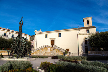 Fototapeta na wymiar La chiesa madre di San Leonardo a San Giovanni Rotondo