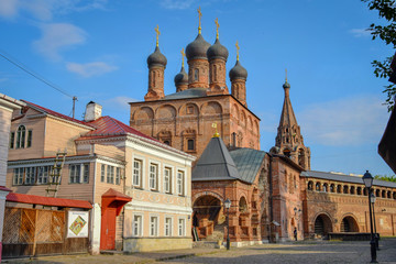 Fototapeta na wymiar Orthodox church at the Krutitsky Courtyard