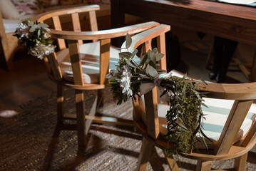 Decoracion para boda con velas y plantas.