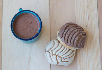 chonchas y chocolate, parte del desayuno mexicano