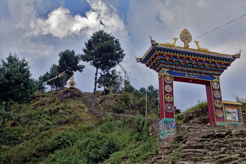 Temple, stupa ou lieu de prière dans les montagnes de l'Himalaya au Népal