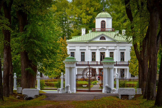 Lermontov Estate building in Serednikovo village