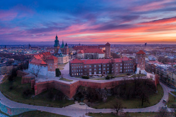 Fototapeta na wymiar Wschód slońca nad Wawelem
