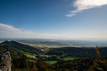 Aussicht von der Belchenflue an einem sch&ouml;nen Herbsttag im Baselbiet