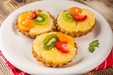 Mixed fruit tart.