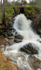 Obraz premium CASCADA AGUA DE MOLINO HARINERO
