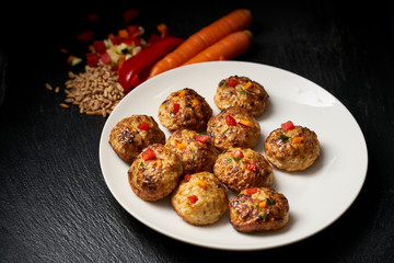 Fleischbällchen mit Gemüse