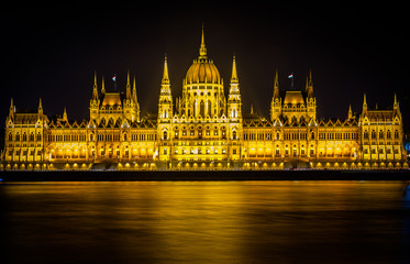 Naklejka premium hungarian parliament in budapest