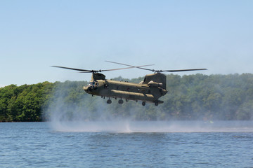Fototapeta na wymiar Chinook helicopter