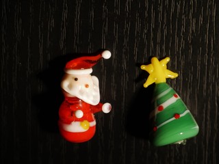 Weihnachtsmann mit Tanne