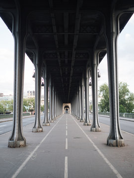Colonnade of viaduct on Pont de Bir-Hakeim, Paris, France