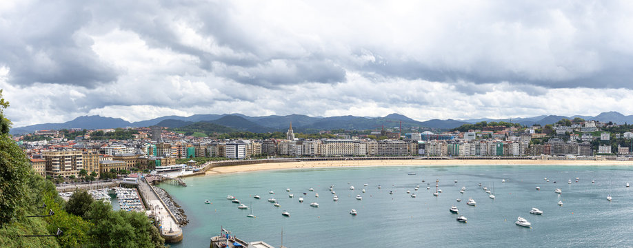Vue sur Saint-S&eacute;bastien depuis le Mont Urgull, Espagne