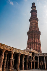 Fototapeta na wymiar Qutub Minar, The tallest minaret in India is a marble and red sandstone tower that represents the beginning of Muslim rule in the country, Delhi, India