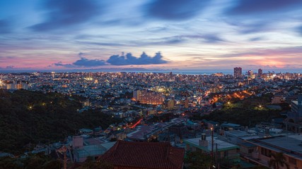 沖縄県・那覇市 色鮮やかな那覇の夕景