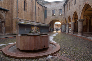 Lodi - Piazza broletto