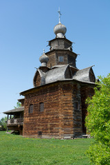 Fototapeta na wymiar Suzdal. A sample of wooden architecture - Church of the Transfiguration