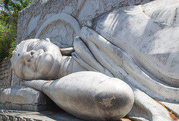 Reclining buddha statue at the Long Son Long Son Pagoda in Vietnam