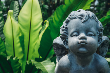 Obraz premium ancient, angel, antique, art, background, beautiful, beauty, celebration, cemetery, cherub, child, cupid, cute, day, decor, decoration, design, face, figure, figurine, fountain, garden, green, hand, h