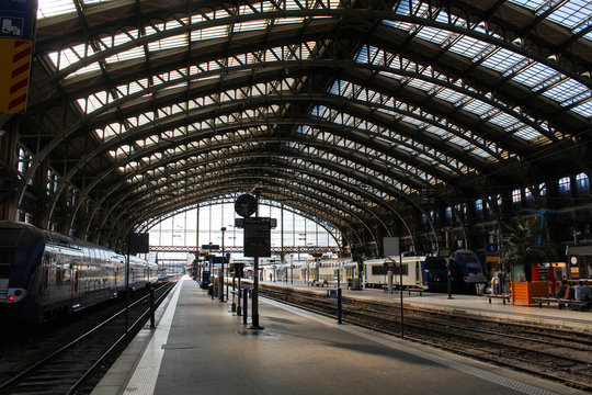 Lille (France), int&eacute;rieur de la gare Lille Flandres - Juillet 2018