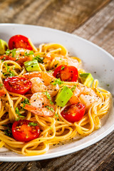 Pasta with shrimps and vegetables