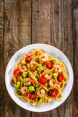 Pasta with shrimps and vegetables
