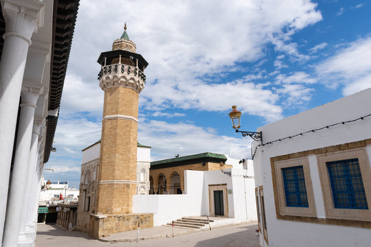 Mosqu&eacute;e dans la m&eacute;dina de Tunis, Tunisie