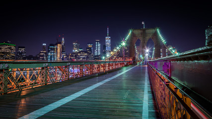brooklyn bridge at night