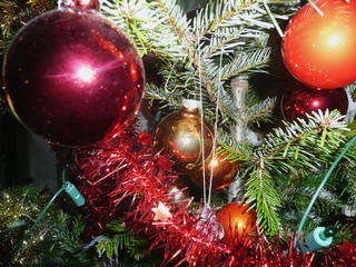 Dekoration eines Weihnachtsbaums.