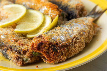 Piatto di sardine ripiene e fritte, Cucina Mediterranea