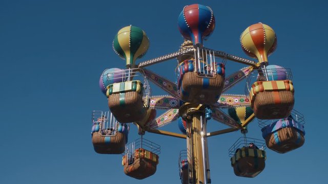 Spinning Balloons Ride  at theme park