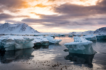 Północne krajobrazy, południowy Spitsbergen © blackspeed