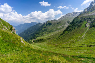 Fototapeta na wymiar Mountain Pass in South Tyrol, Italy