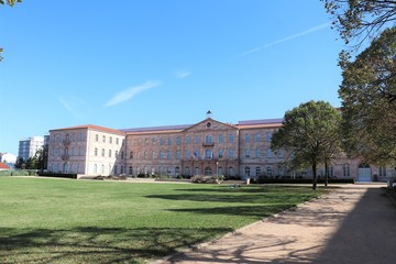 H&ocirc;tel de ville de la commune de Caluire et Cuire - D&eacute;partement du Rh&ocirc;ne - Ancienne Maison des Fr&egrave;res des Ecoles Chr&eacute;tiennes