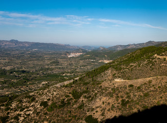 Fototapeta na wymiar panoramic of the valley from the mountains