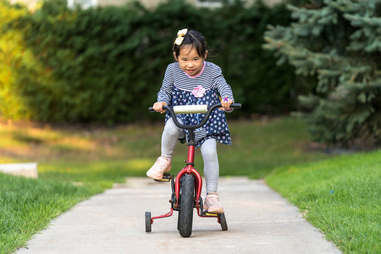 Ride bicycle in chinese discount