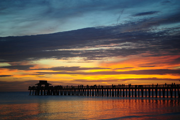 Fototapeta premium Tramonto sul molo in Florida, Naples